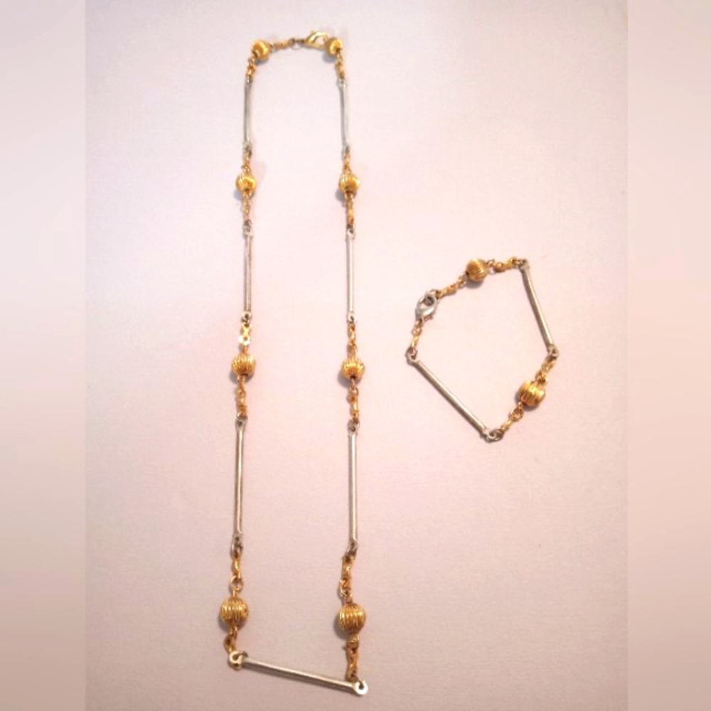 #84 Necklace & Bracelet Silver & Gold Toned Set.